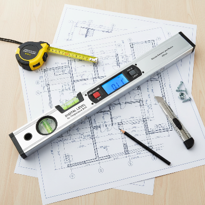 Niveau à bulle électronique sur table architecte plan