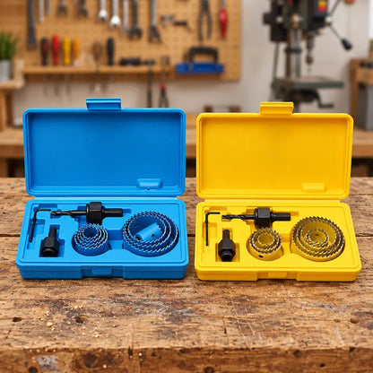 Coffret scie cloche bleu et jaune sur établi