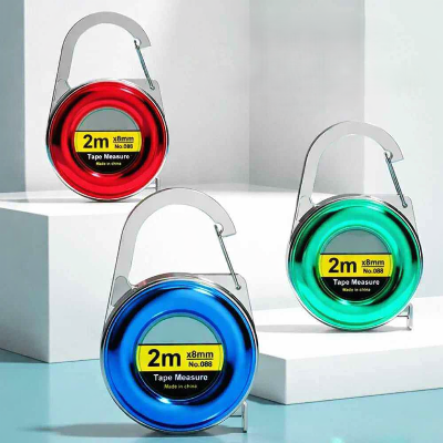 metre ruban trio couleurs sur podium
