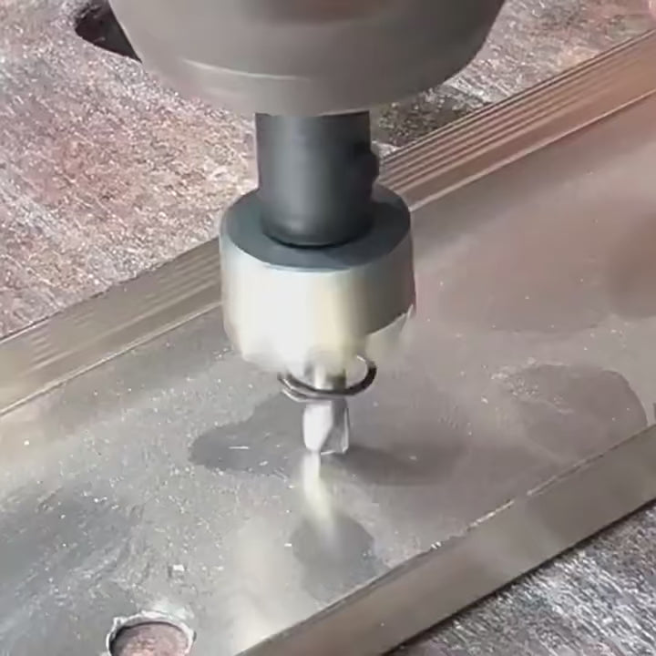 vidéo scie cloche metal